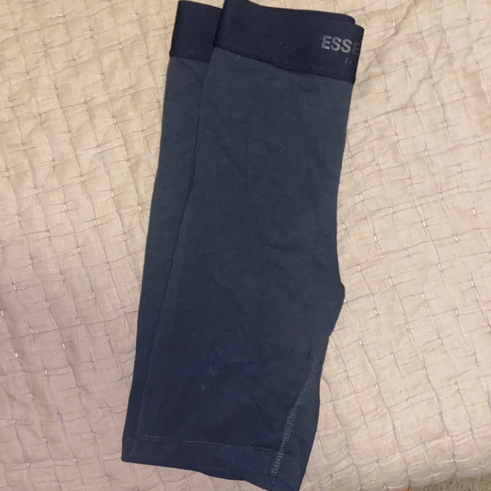 Women’s essential bicycle shorts